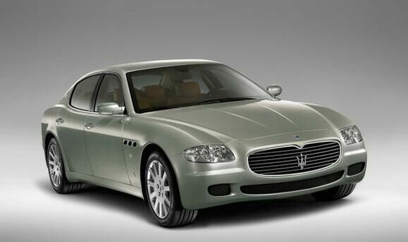 click here to view this official image of the Maserati Quattroporte luxury saloon in high resolution