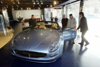 The Alinghi staff visit the Maserati factory