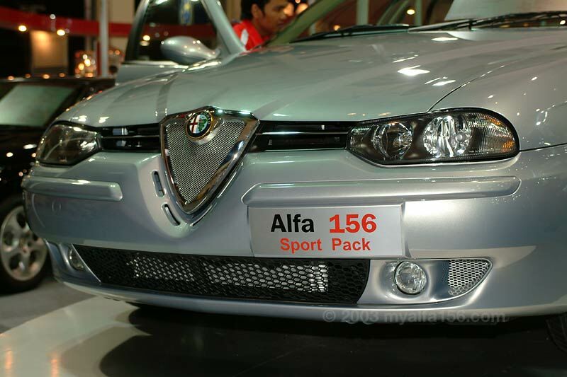 Alfa Romeo 156 with Sport Pack at the Thailand International Motor Expo 2003. Photo: Wisrute Buddhari.