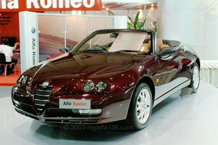 Alfa Romeo Spider at the Thailand International Motor Expo 2003. Photo: Wisrute Buddhari.