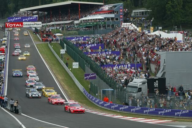 BMS Ferraris lead the field away