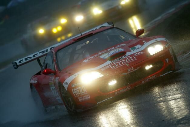 After twelve hours of racing at Spa the no22 BMS Scuderia Italia Ferrari 550 Maranello lies in eighth place