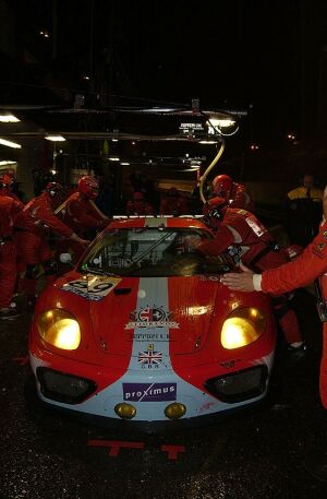 night time pitstop for the surviving no89 Ferrari 360 Modena