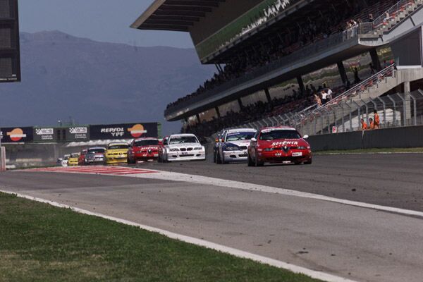Gabriele Tarquini leading away the opening race at Barcelona