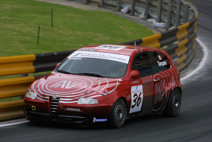 Gabriele Tarquini in his Nordauto Alfa 147 Cup at the 2002 Macau Touring Car race